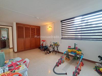 Apartamento de 5 alcobas en venta en Loma De Las Brujas, Envigado, 215 m² · foto 12 de 20