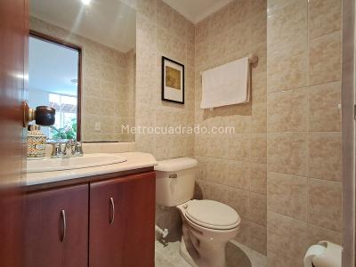 Apartamento de 5 alcobas en venta en Loma De Las Brujas, Envigado, 215 m² · foto 19 de 20