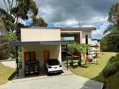 Casa de 3 alcobas en venta en Envigado, Envigado, 285 m² · foto 2 de 20