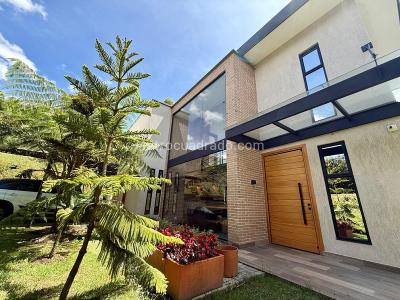 Casa de 3 alcobas en venta en Envigado, Envigado, 285 m² · foto 6 de 20