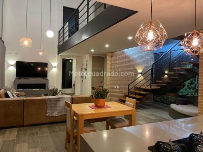 Casa de 3 alcobas en venta en Envigado, Envigado, 285 m² · foto 16 de 20
