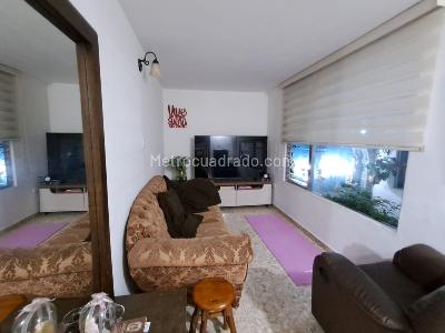 Casa de 5 alcobas en venta en Laureles, Medellín · foto 3 de 20