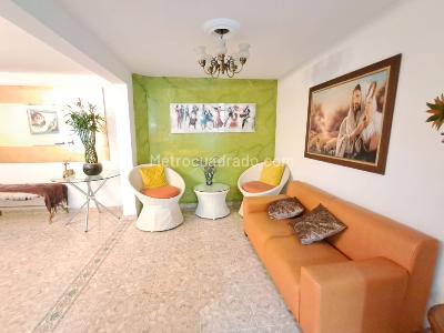 Casa de 5 alcobas en venta en Laureles, Medellín · foto 7 de 20