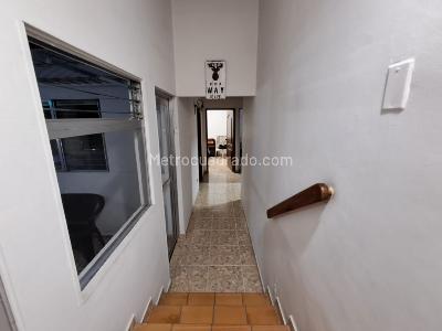 Casa de 5 alcobas en venta en Laureles, Medellín · foto 13 de 20