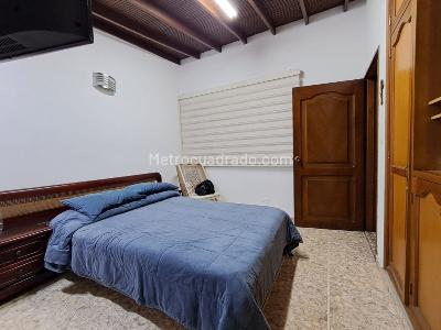Casa de 5 alcobas en venta en Laureles, Medellín · foto 20 de 20