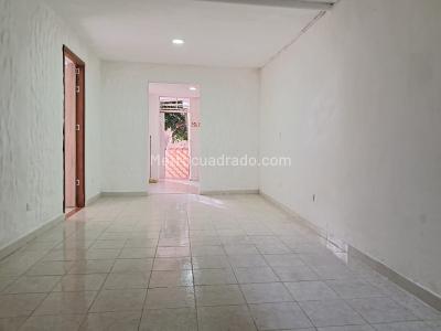 Casa de 5 alcobas en venta en La Milagrosa, Medellín, 350 m² · foto 3 de 20