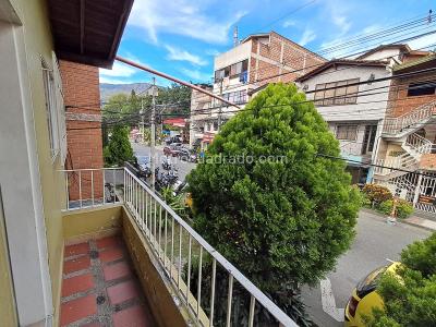 Casa de 5 alcobas en venta en La Milagrosa, Medellín, 350 m² · foto 10 de 20