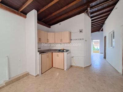 Casa de 5 alcobas en venta en La Milagrosa, Medellín, 350 m² · foto 14 de 20
