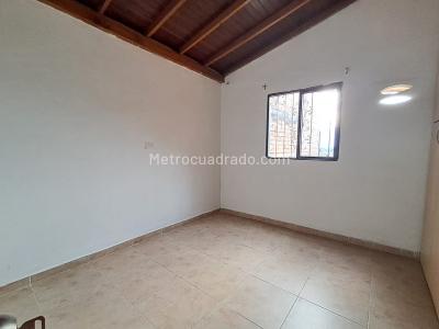 Casa de 5 alcobas en venta en La Milagrosa, Medellín, 350 m² · foto 15 de 20