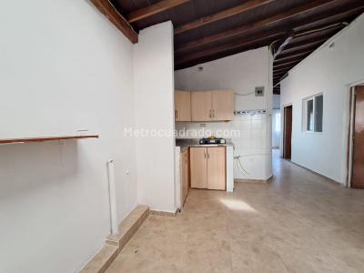 Casa de 5 alcobas en venta en La Milagrosa, Medellín, 350 m² · foto 19 de 20