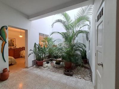 Casa de 5 alcobas en venta en Laureles, Medellín, 216 m² · foto 5 de 20