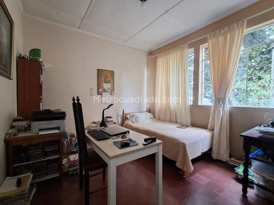Casa de 5 alcobas en venta en Laureles, Medellín, 216 m² · foto 15 de 20