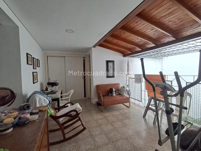 Casa de 5 alcobas en venta en Laureles, Medellín, 216 m² · foto 17 de 20