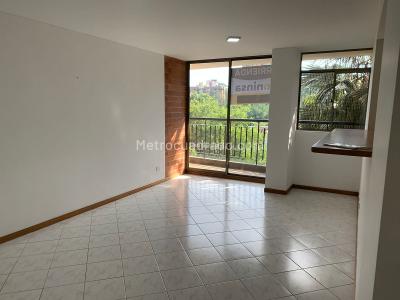 Apartamento de 3 alcobas en venta en El Escobero, Envigado, 96 m² · foto 3 de 8