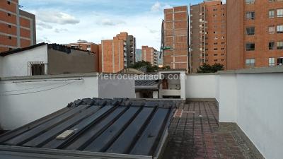 Casa de 5 alcobas en venta en Calasanz, Medellín, 200 m² · foto 2 de 20
