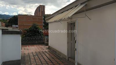 Casa de 5 alcobas en venta en Calasanz, Medellín, 200 m² · foto 3 de 20