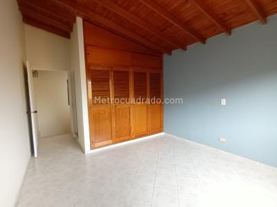 Casa de 4 alcobas en venta en Santa Monica, Medellín, 250 m² · foto 11 de 13