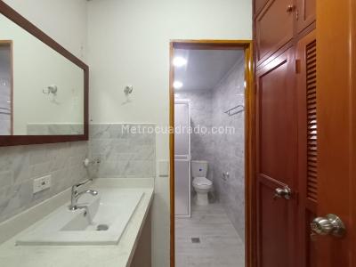 Apartamento de 4 alcobas en venta en Ferrini, Medellín, 115 m² · foto 3 de 20