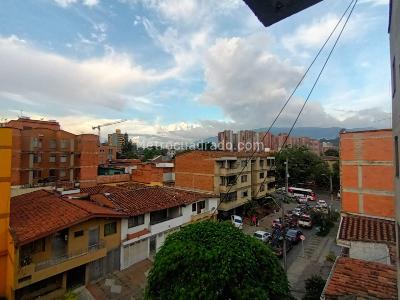 Apartamento de 4 alcobas en venta en Ferrini, Medellín, 115 m² · foto 9 de 20