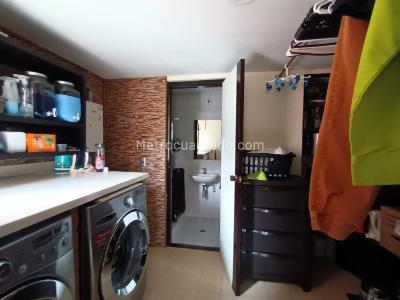 Apartamento en venta en El Poblado, Medellín · foto 3 de 20
