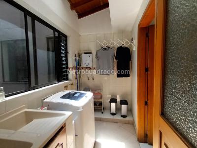 Apartamento de 3 alcobas en venta en Laureles, Medellín, 195 m² · foto 13 de 20