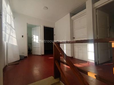 Casa de 5 alcobas en venta en San Joaquin, Medellín, 230 m² · foto 2 de 20