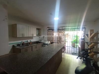 Casa de 5 alcobas en venta en San Joaquin, Medellín, 230 m² · foto 10 de 20