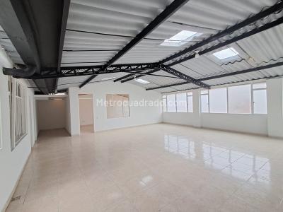 Casa de 5 alcobas en arriendo en Santa Maria Del Lago, Bogotá, 470 m² · foto 2 de 20