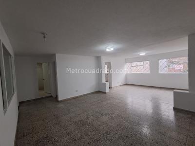 Casa de 5 alcobas en arriendo en Santa Maria Del Lago, Bogotá, 470 m² · foto 3 de 20