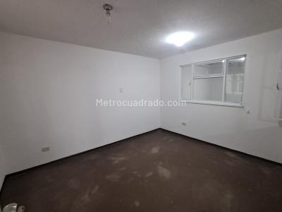 Casa de 5 alcobas en arriendo en Santa Maria Del Lago, Bogotá, 470 m² · foto 11 de 20