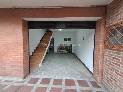 Casa de 5 alcobas en arriendo en Santa Maria Del Lago, Bogotá, 470 m² · foto 15 de 20