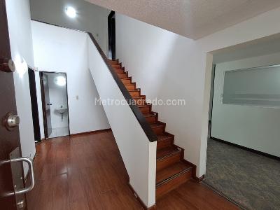 Casa de 5 alcobas en venta en El Polo, Bogotá, 166 m² · foto 9 de 16
