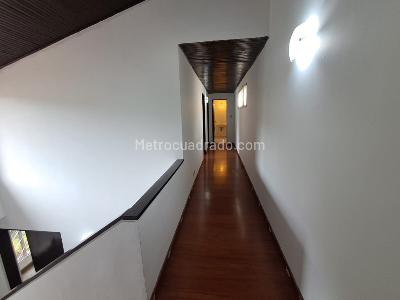 Casa de 5 alcobas en venta en El Polo, Bogotá, 166 m² · foto 10 de 16