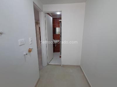 Apartamento de 4 alcobas en arriendo en Florida Nueva, Medellín, 184 m² · foto 9 de 20
