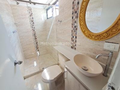 Apartamento de 4 alcobas en arriendo en Florida Nueva, Medellín, 184 m² · foto 15 de 20