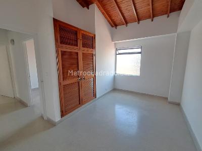 Apartamento de 4 alcobas en arriendo en Florida Nueva, Medellín, 184 m² · foto 16 de 20