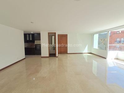 Apartamento de 3 alcobas en arriendo en Laureles, Medellín, 140 m² · foto 4 de 20