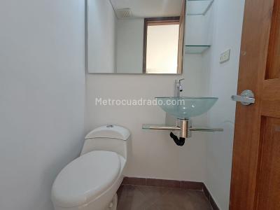 Apartamento de 3 alcobas en arriendo en Laureles, Medellín, 140 m² · foto 8 de 20