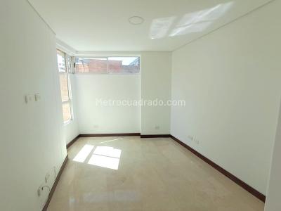 Apartamento de 3 alcobas en arriendo en Laureles, Medellín, 140 m² · foto 13 de 20