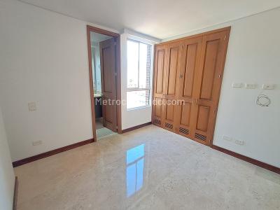 Apartamento de 3 alcobas en arriendo en Laureles, Medellín, 140 m² · foto 14 de 20