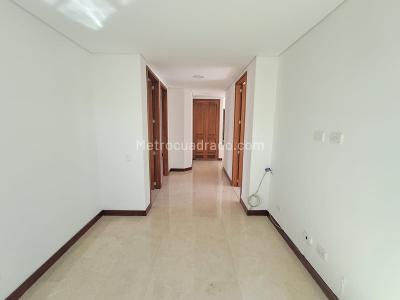 Apartamento de 3 alcobas en arriendo en Laureles, Medellín, 140 m² · foto 15 de 20