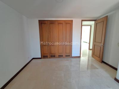 Apartamento de 3 alcobas en arriendo en Laureles, Medellín, 140 m² · foto 16 de 20