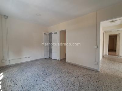 Casa de 5 alcobas en arriendo en Centro, Medellín, 250 m² · foto 5 de 18