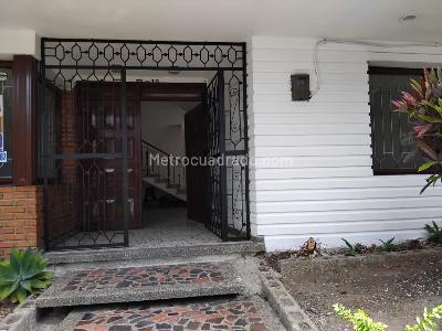 Casa de 5 alcobas en arriendo en Medellín, 290 m² · foto 2 de 20