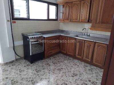 Casa de 5 alcobas en arriendo en Medellín, 290 m² · foto 10 de 20