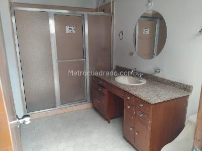 Casa de 5 alcobas en arriendo en Medellín, 290 m² · foto 17 de 20