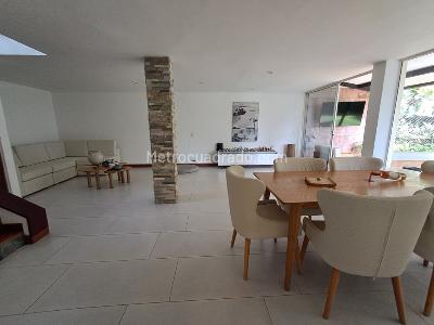 Casa de 3 alcobas en arriendo en El Tesoro, Medellín, 140 m² · foto 4 de 19