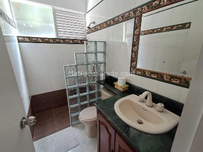 Casa de 3 alcobas en arriendo en El Tesoro, Medellín, 140 m² · foto 13 de 19