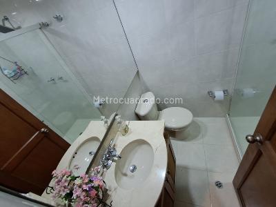 Apartamento en arriendo en El Tesoro, Medellín · foto 18 de 20