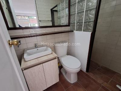 Apartamento de 1 alcoba en arriendo en El Poblado, Medellín, 101 m² · foto 12 de 15